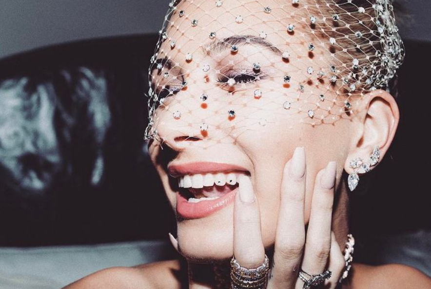 All That Glitters: Celebrities Embrace the Tooth Gem Trend